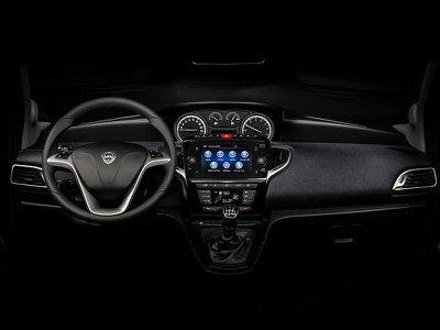 Lancia Ypsilon 1.0 FireFly 5 porte S&S Hybrid Platino, Anno 2024 - Hauptbild