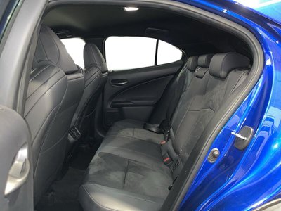 Lexus NX Hybrid 4WD Premium, Anno 2022, KM 35000 - Hauptbild