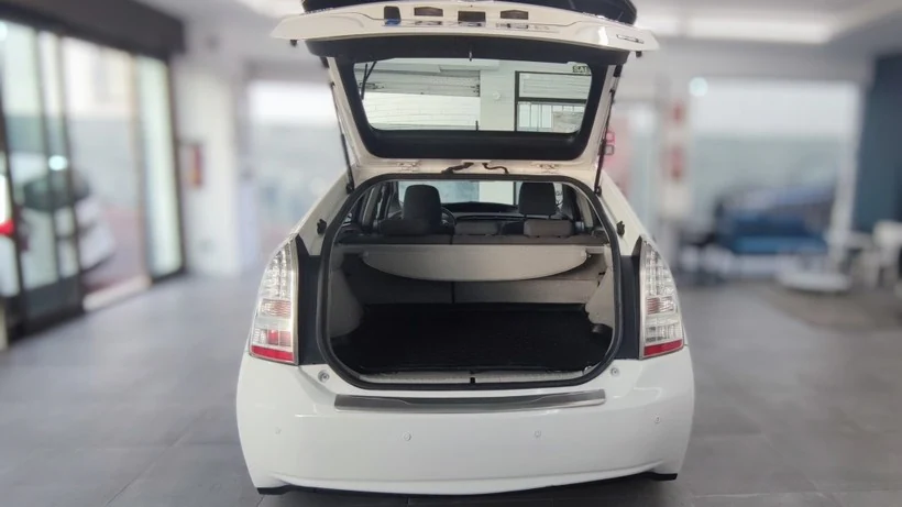 Toyota Prius 4ª serie 1.8 AWD Lounge, Anno 2019, KM 69000 - Hauptbild