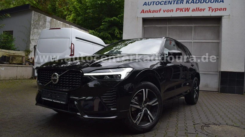 Volvo XC60 D4 AWD Momentum Geartronic/PANO-DACH/KAMERA - Hauptbild