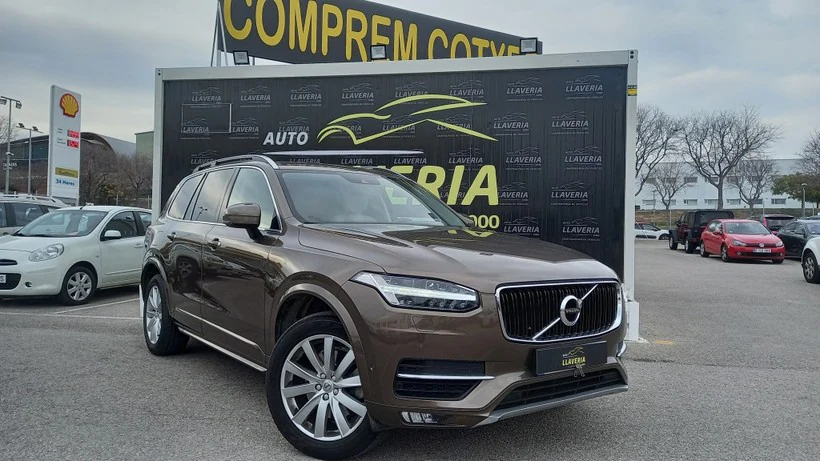 Volvo XC60 D4 AWD Momentum Geartronic/PANO-DACH/KAMERA - Hauptbild